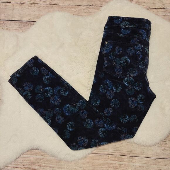 NWOT Anthropologie Pilcro and the Letterpress script velvet skinny floral pants - Picture 9 of 10
